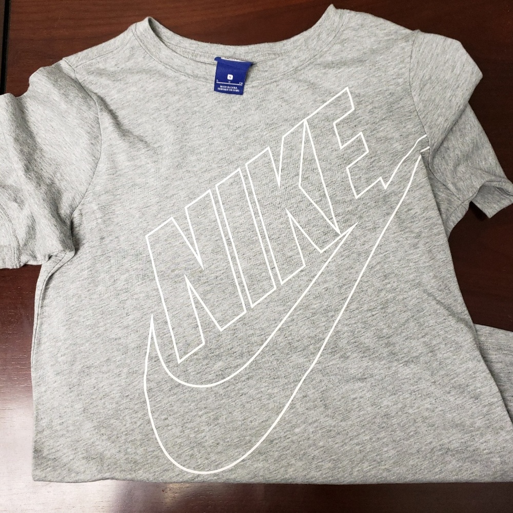 Nike T-shirt
